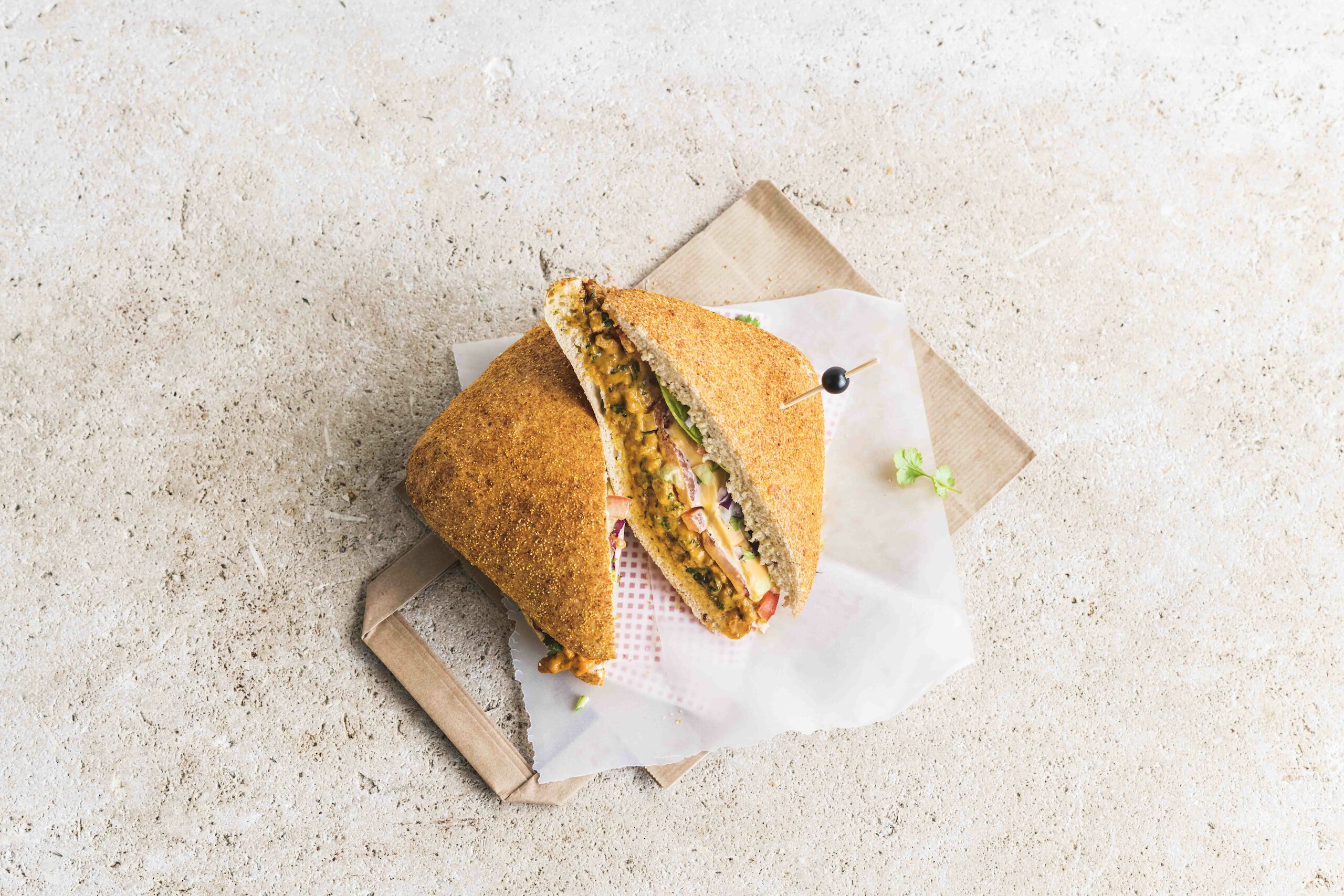 1847_CHILI BUN GOES BBQ CUT-077