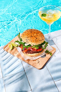 225386_MULTISEED-HAMBURGER-BUN_ARTISTIEKE-SFEER-1_v1
