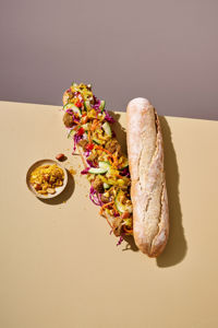 223283_HALF_PLUS_FRANS_STOKBROOD_WIT_BEBLOEMD_RECEPT_BALI_BAGUETTE_STAAND