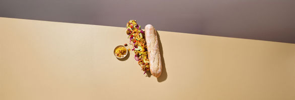 223283_Moodfoto_PLUS Half Frans Stokbrood Wit Bebloemd 27 cm