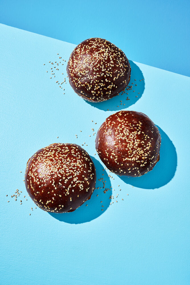 225387_PRETZEL-HAMBURGER-BUN-SESAM_ARTISTIEK_3