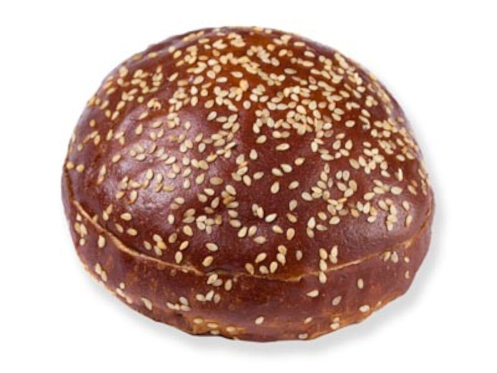 225387_Pretzel Hamburger Bun Sesam_LR_crop